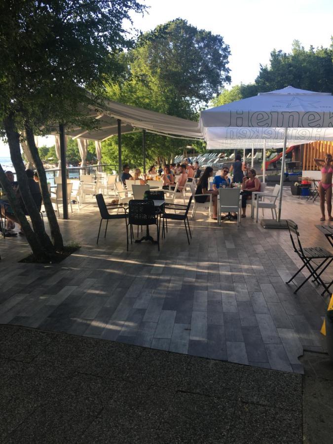 Apartman Kora Njivice Bagian luar foto