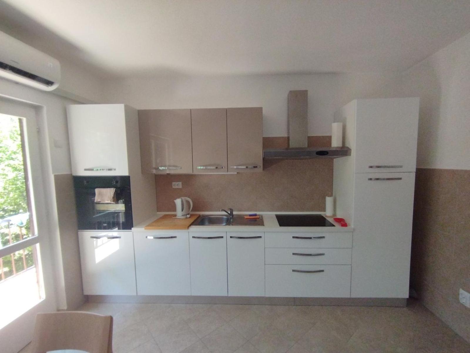 Apartman Kora Njivice Bagian luar foto